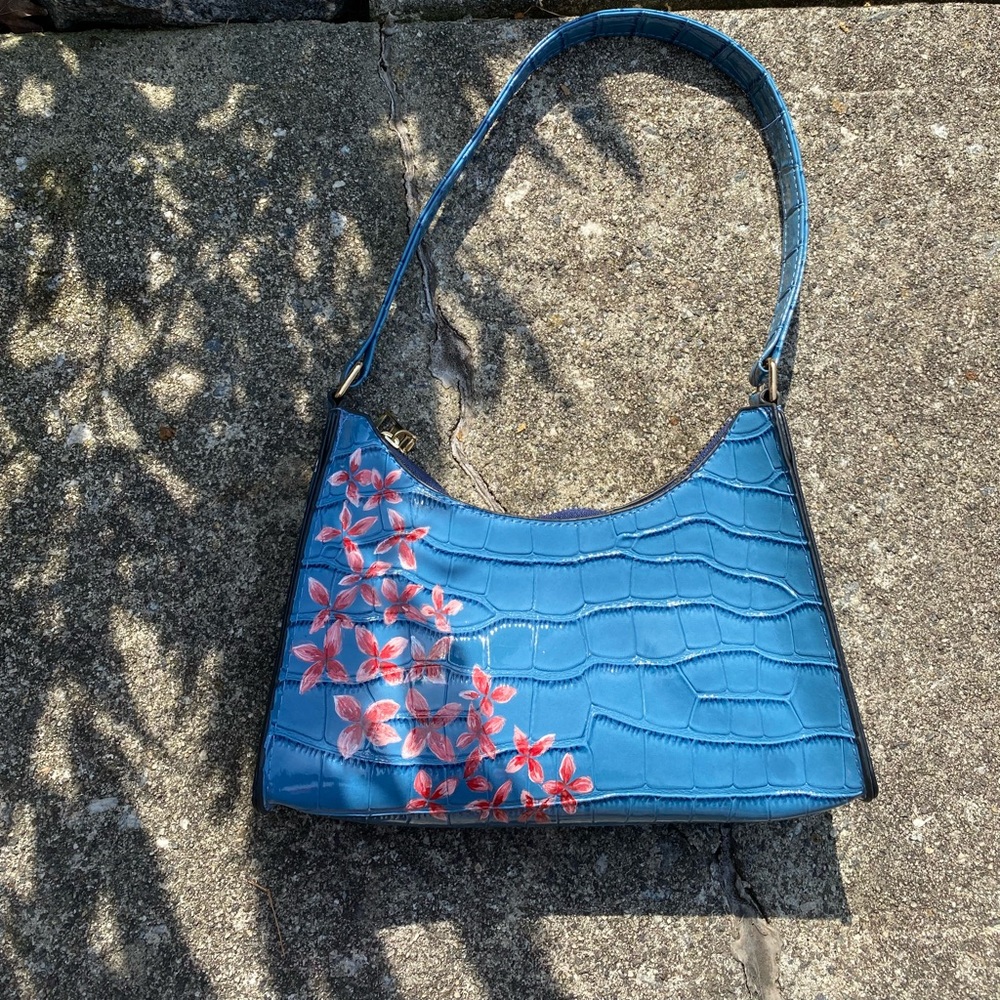 Hand-Painted OOAK Croc Embossed shoulder bag - Picture 2 of 5